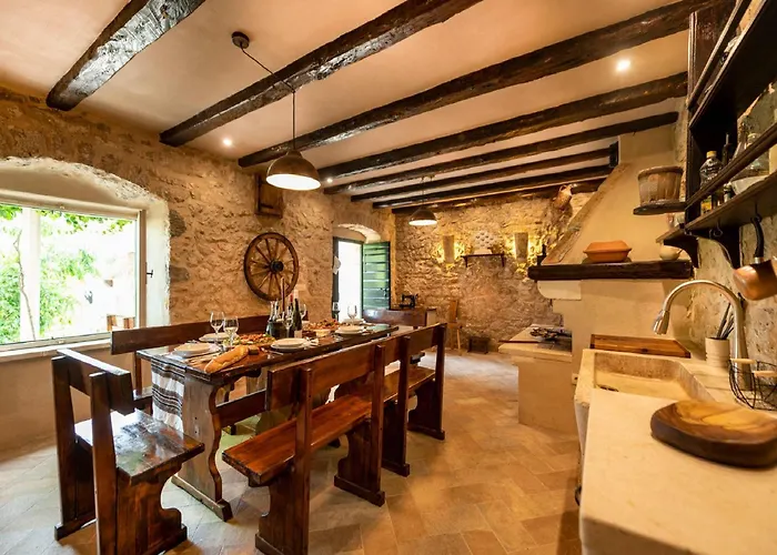 Vakantiehuis Authentic Stone House Lola Makarska