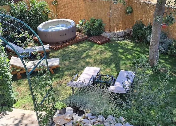 Vakantiehuis Authentic Stone House Lola