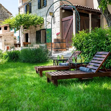 بيت للعطل Authentic Stone House Lola Grabovac (Split-Dalmatia)
