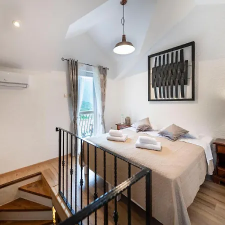 Authentic Stone House Lola Feriehus Makarska
