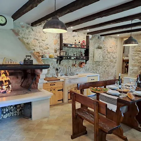 Authentic Stone House Lola * Makarska