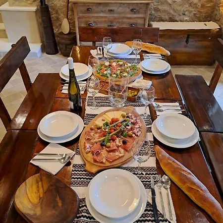Authentic Stone House Lola Feriehus Makarska