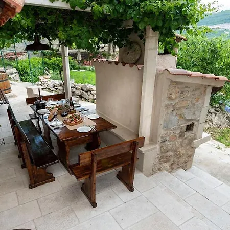 Authentic Stone House Lola Grabovac (Split-Dalmatia)