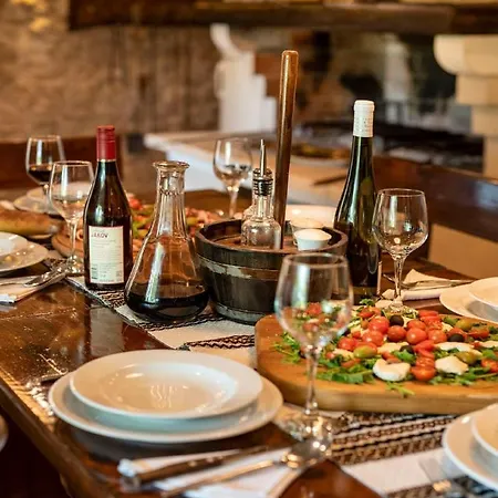 بيت للعطل Authentic Stone House Lola