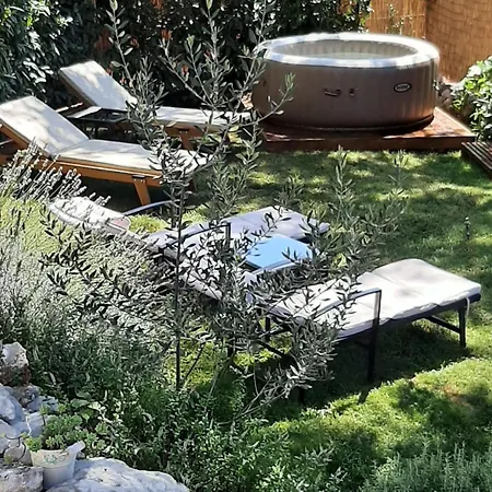 بيت للعطل Authentic Stone House Lola