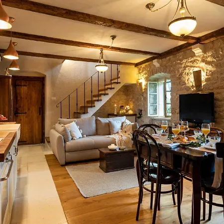 別荘 Authentic Stone House Lola マカルスカ